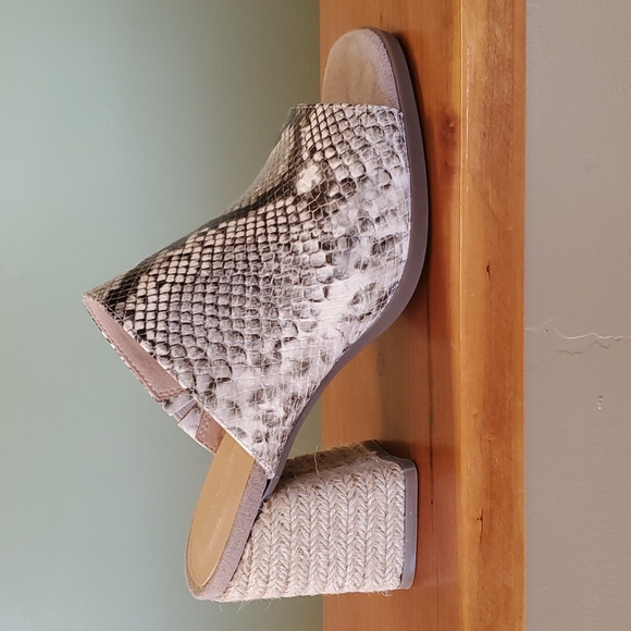 Rockport Amara slides - Picture 5 of 10